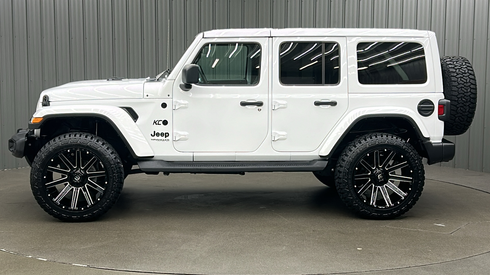 2022 Jeep Wrangler Unlimited Sahara Altitude 2