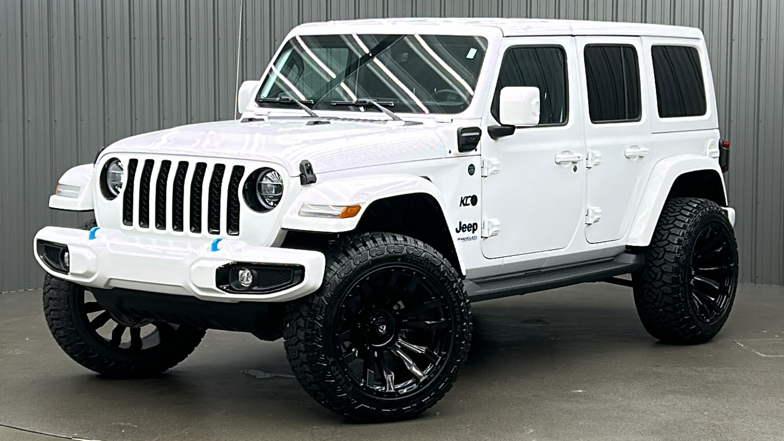 2022 Jeep Wrangler Unlimited Sahara 4xe 1