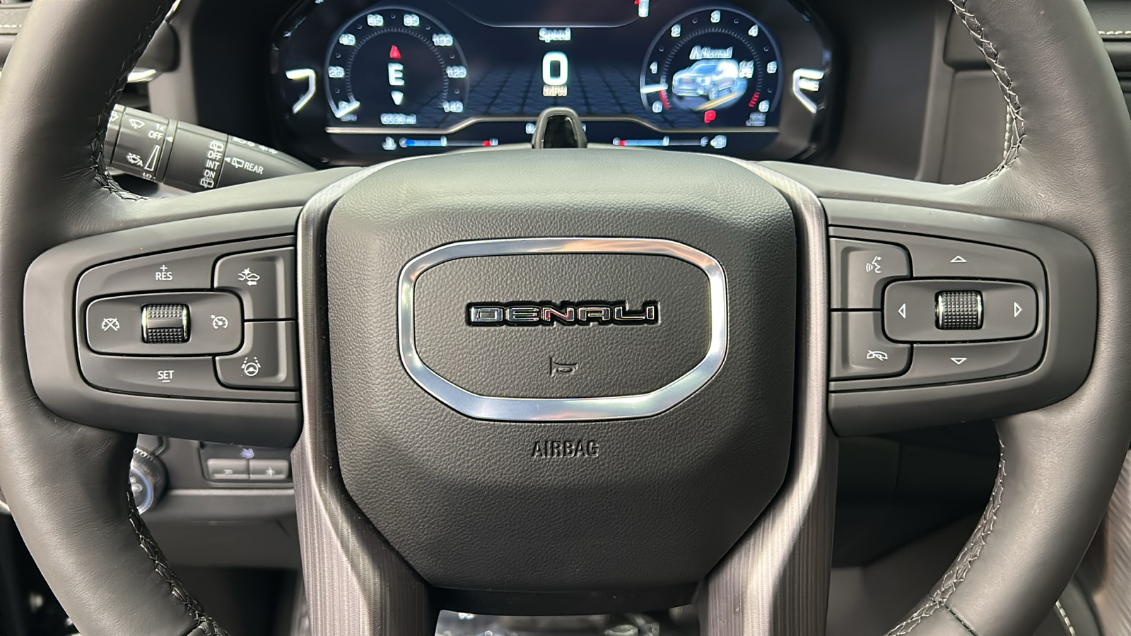 2024 GMC Yukon Denali Ultimate 25