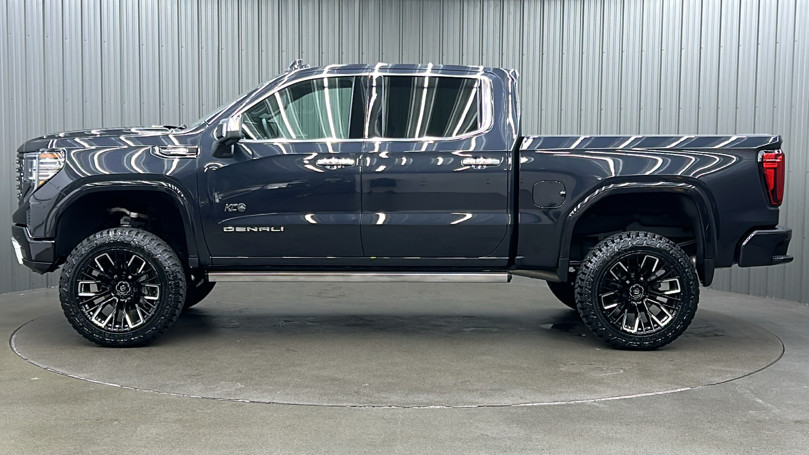 2023 GMC Sierra 1500 Denali Ultimate 2