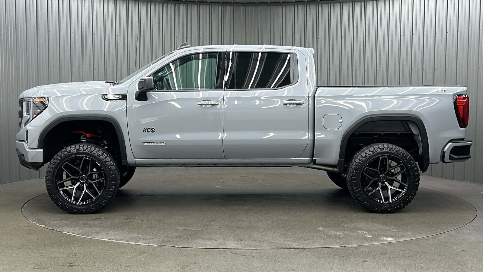 2024 GMC Sierra 1500 Elevation 2