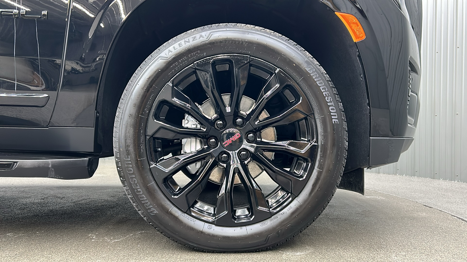 2024 GMC Yukon Denali 9