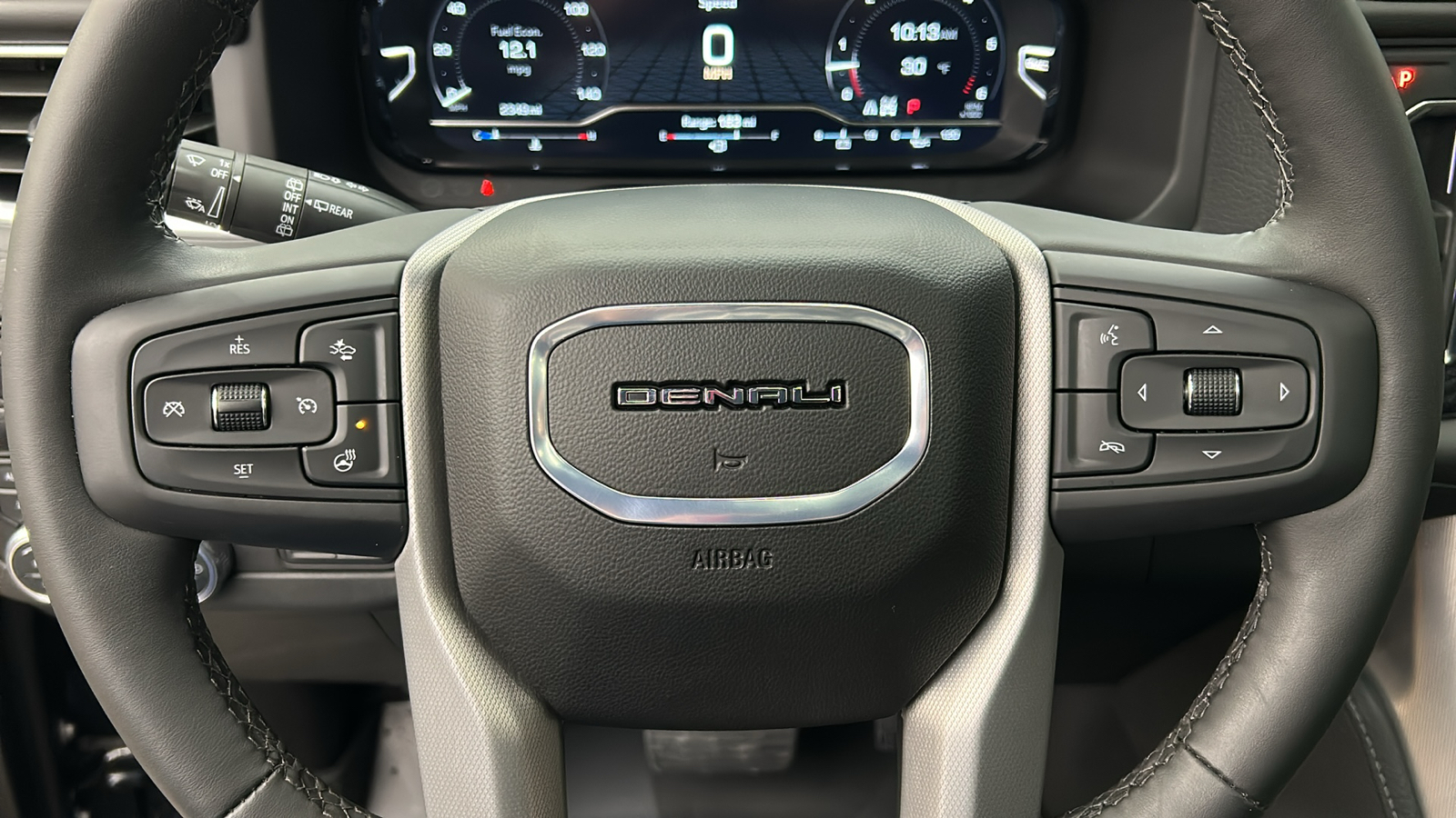 2024 GMC Yukon Denali 25