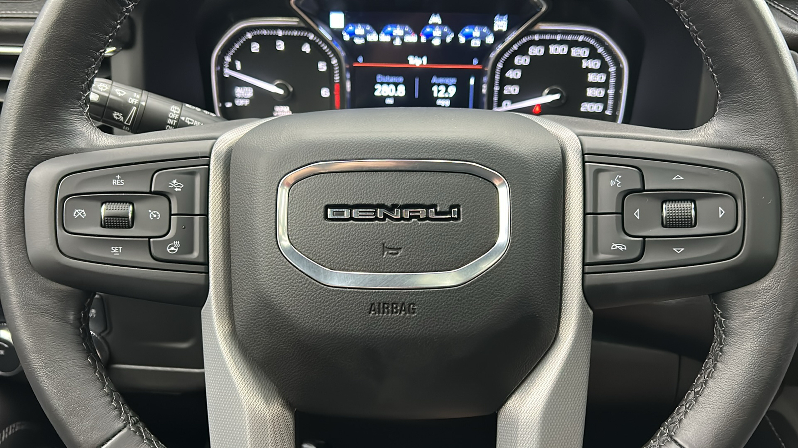 2021 GMC Yukon Denali 25