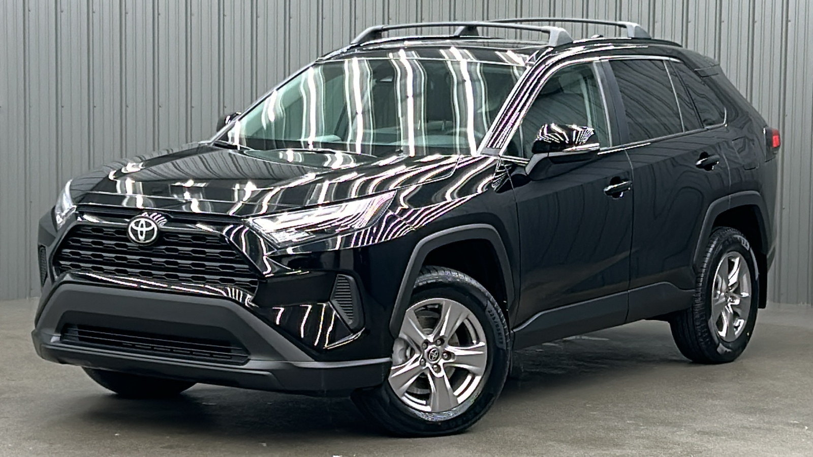 2022 Toyota RAV4 XLE 1