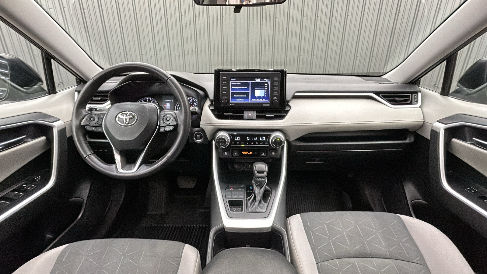 2022 Toyota RAV4 XLE 31