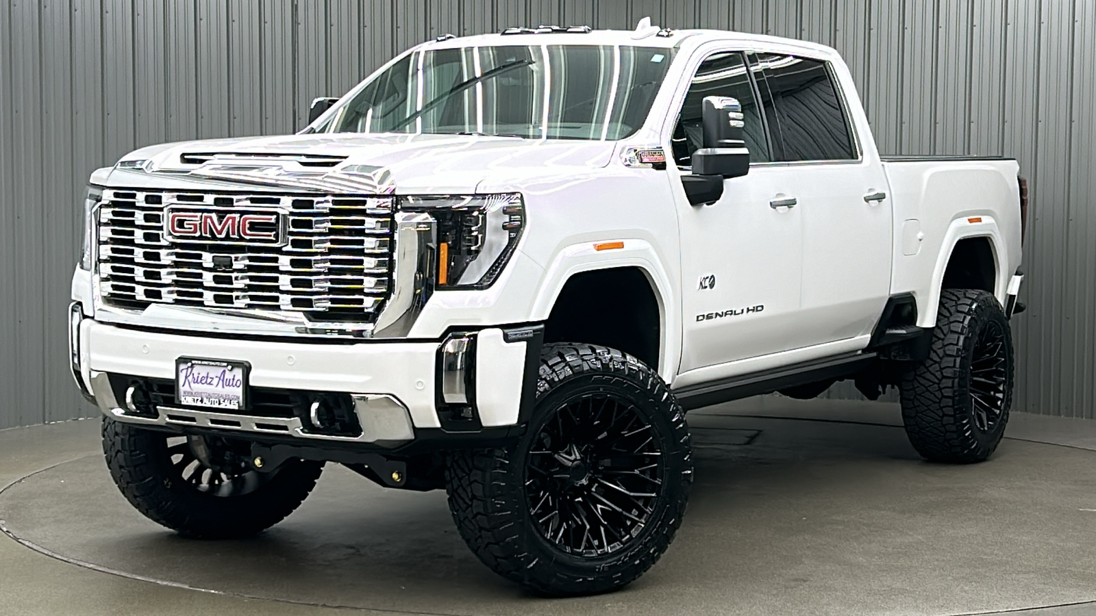 2024 GMC Sierra 2500HD Denali 1