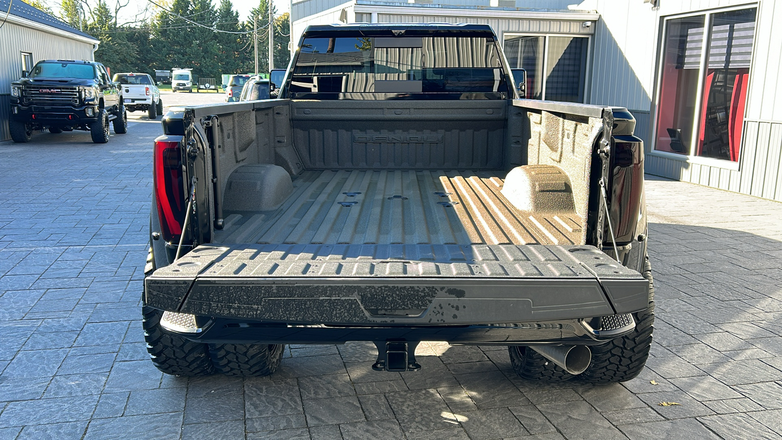 2024 GMC Sierra 3500HD Denali Ultimate 17