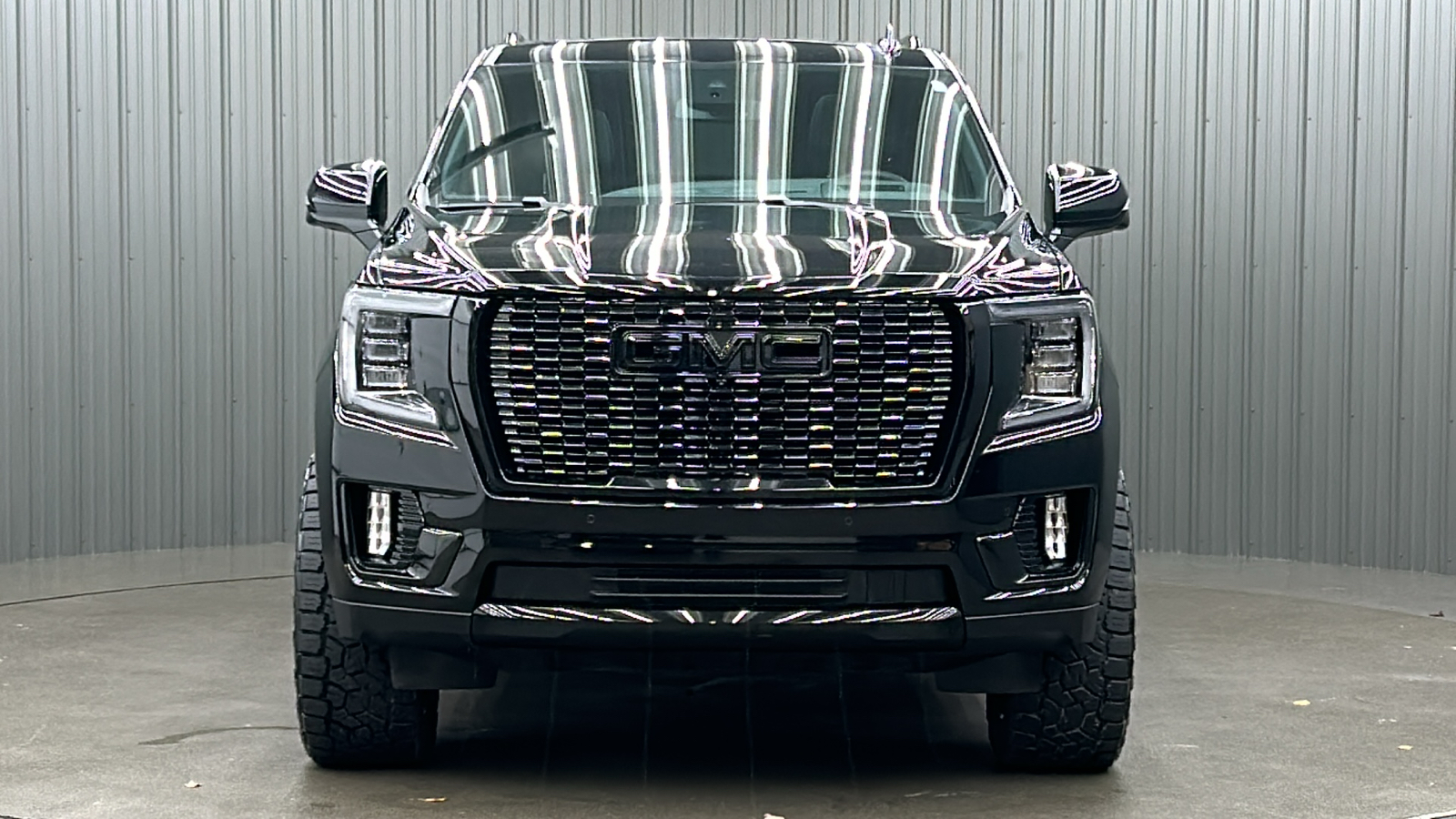 2024 GMC Yukon Denali 8