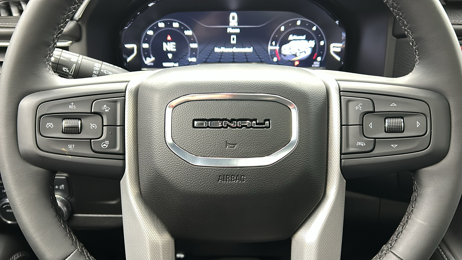 2023 GMC Yukon XL Denali 25