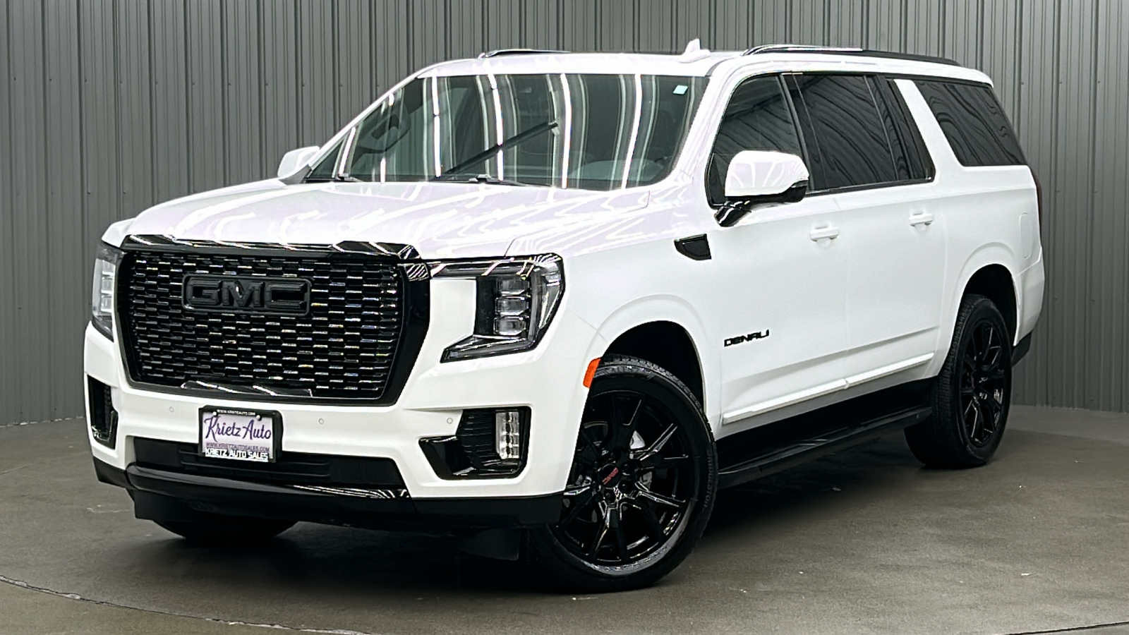 2023 GMC Yukon XL SLT 1