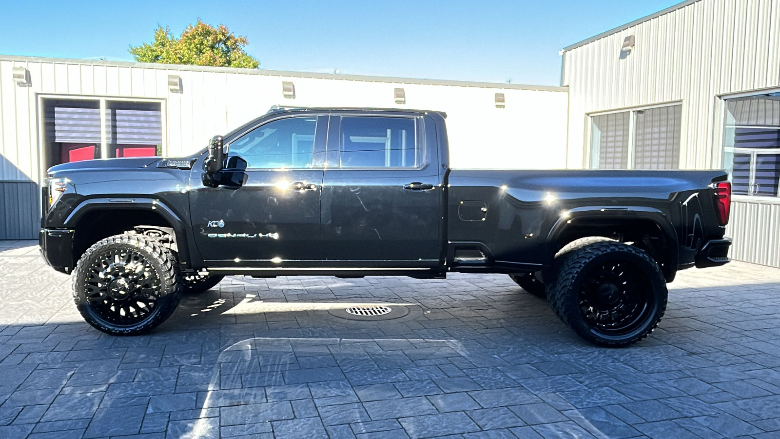 2024 GMC Sierra 3500HD Denali 2