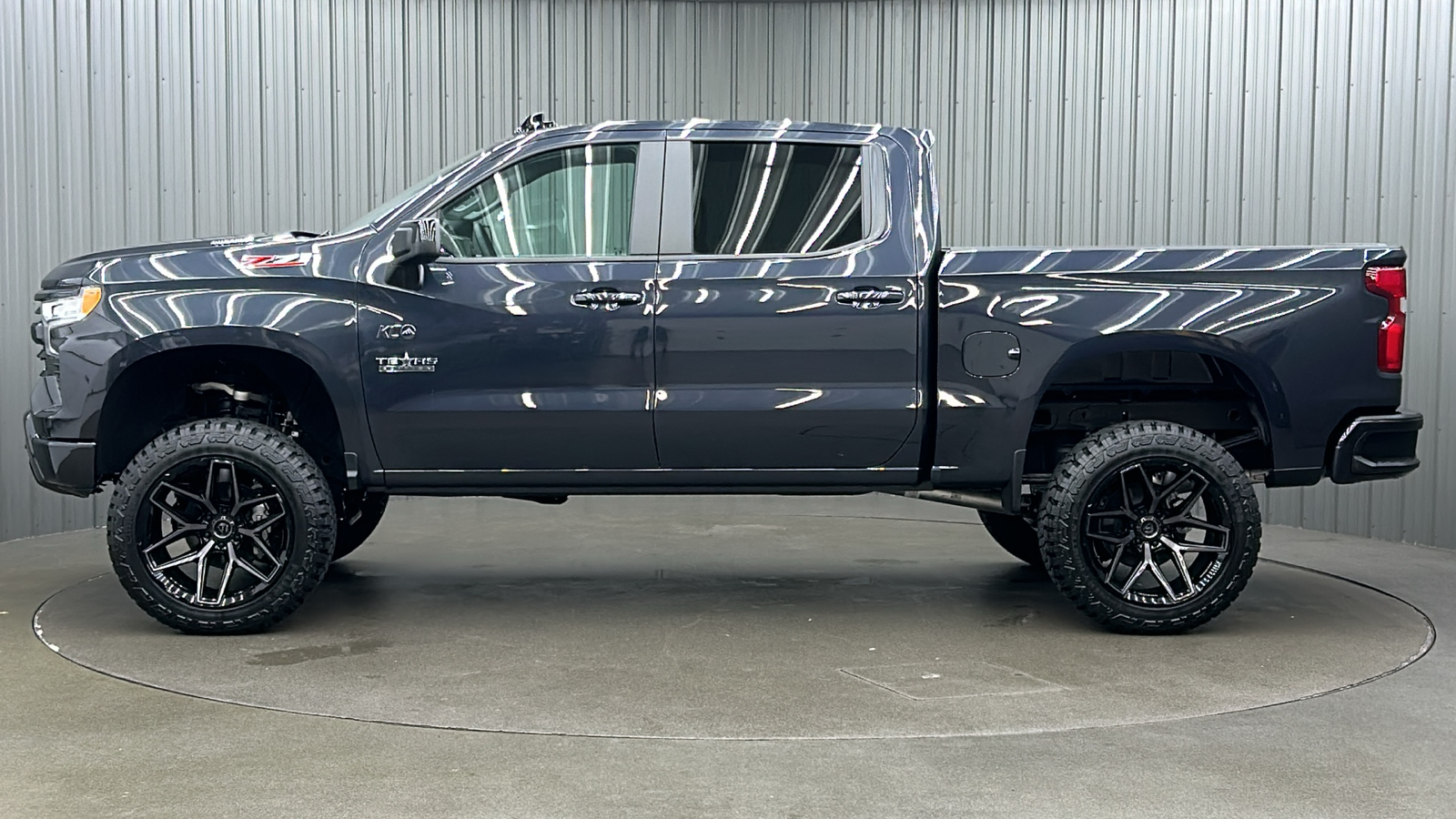 2023 Chevrolet Silverado 1500 RST 2