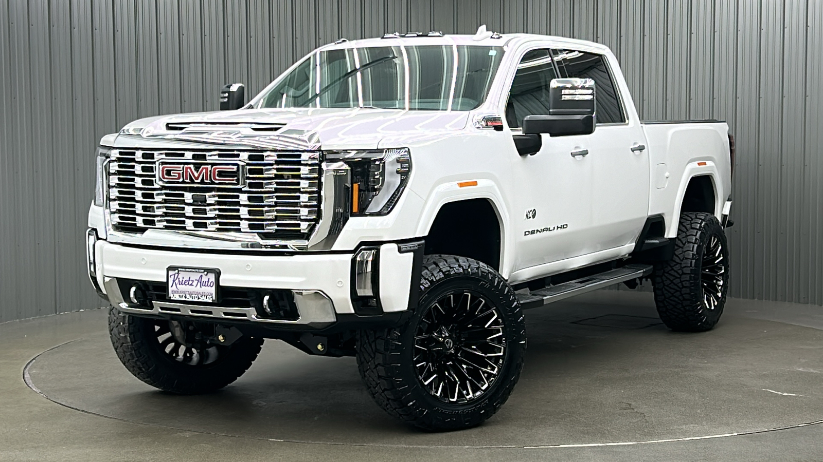 2024 GMC Sierra 2500HD Denali 1