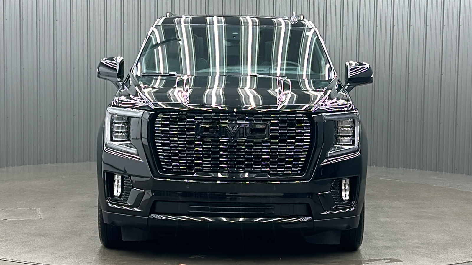 2023 GMC Yukon XL Denali 8