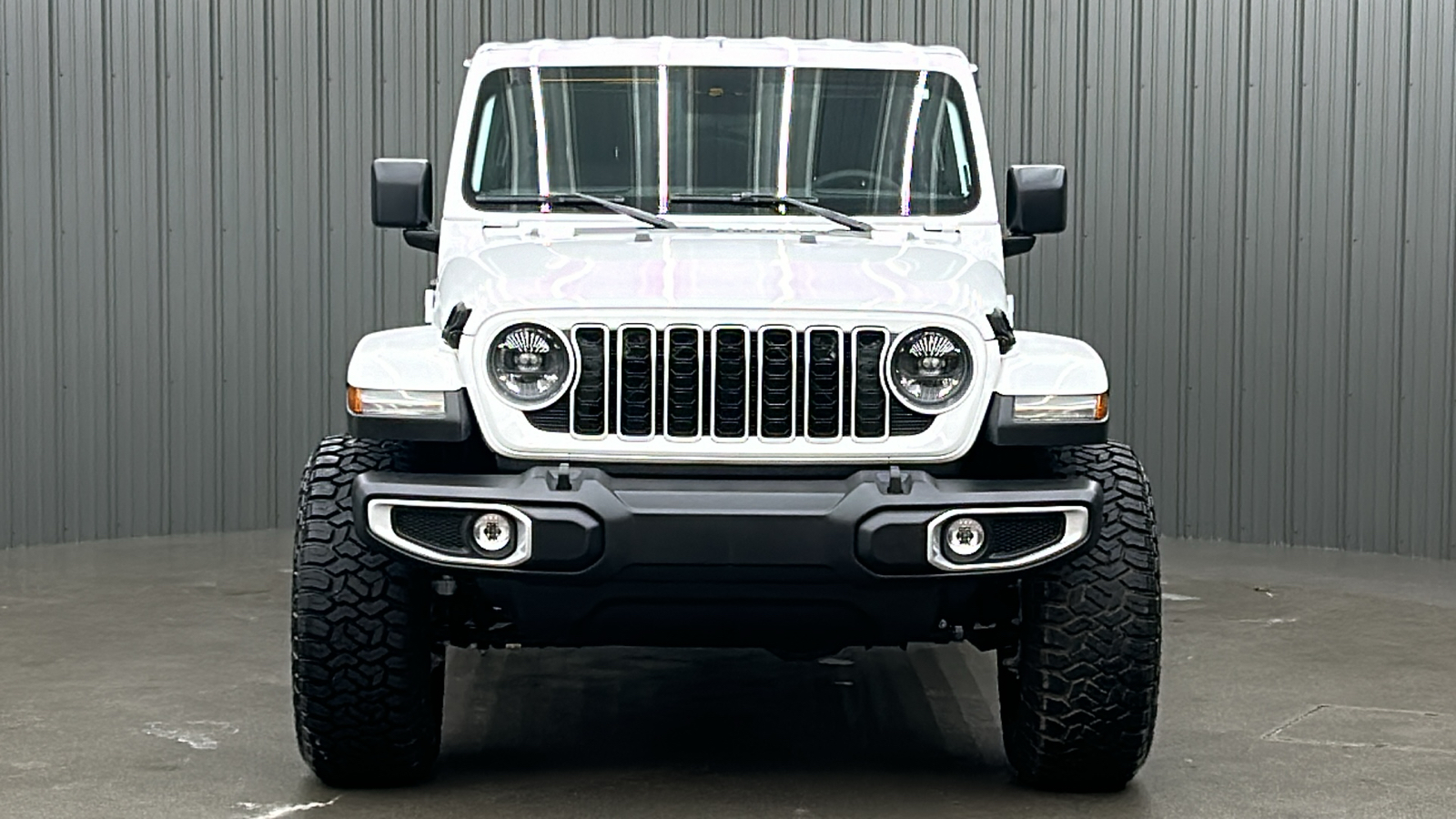 2024 Jeep Wrangler Sahara 8