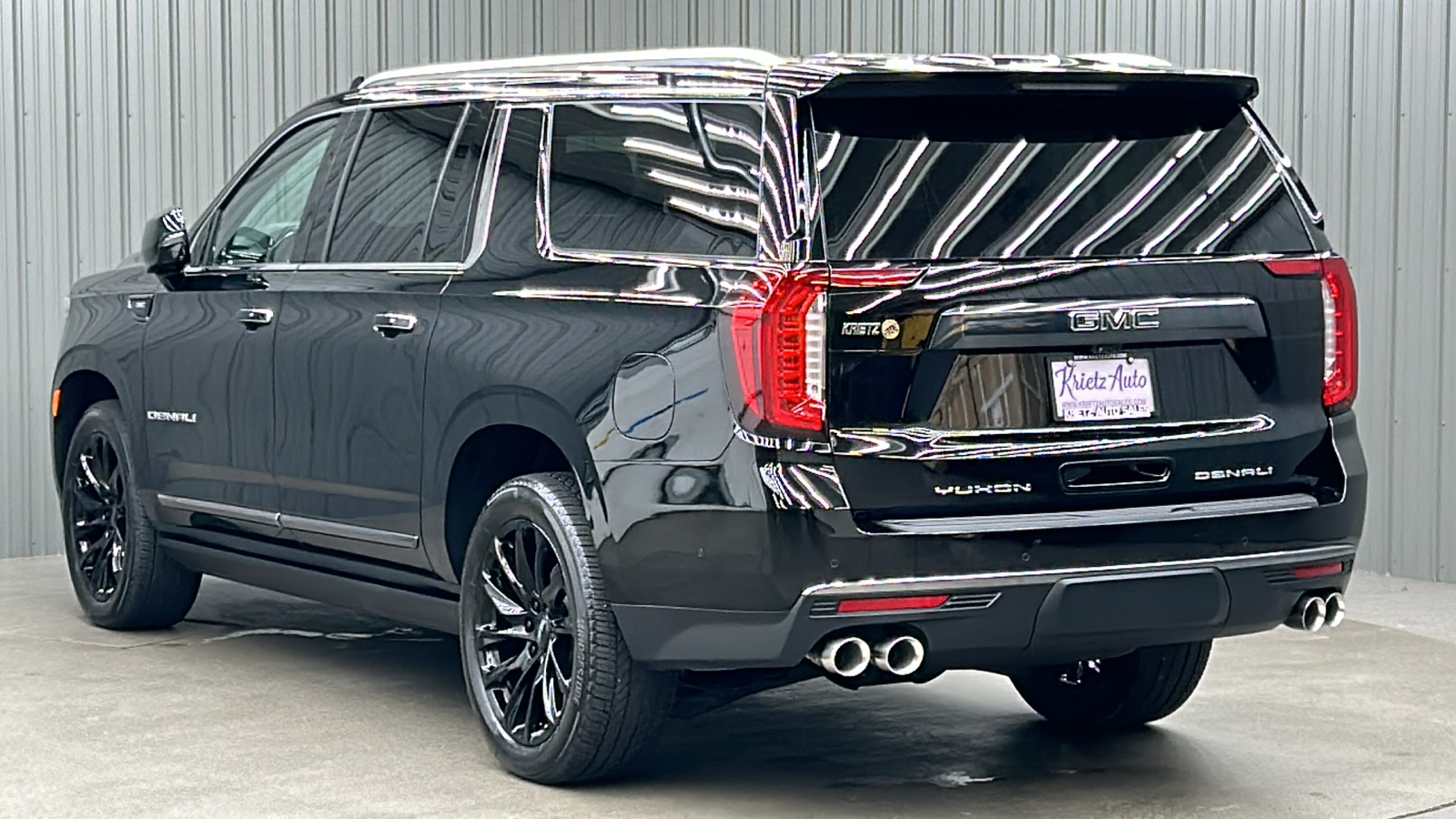 2023 GMC Yukon XL Denali Ultimate 3