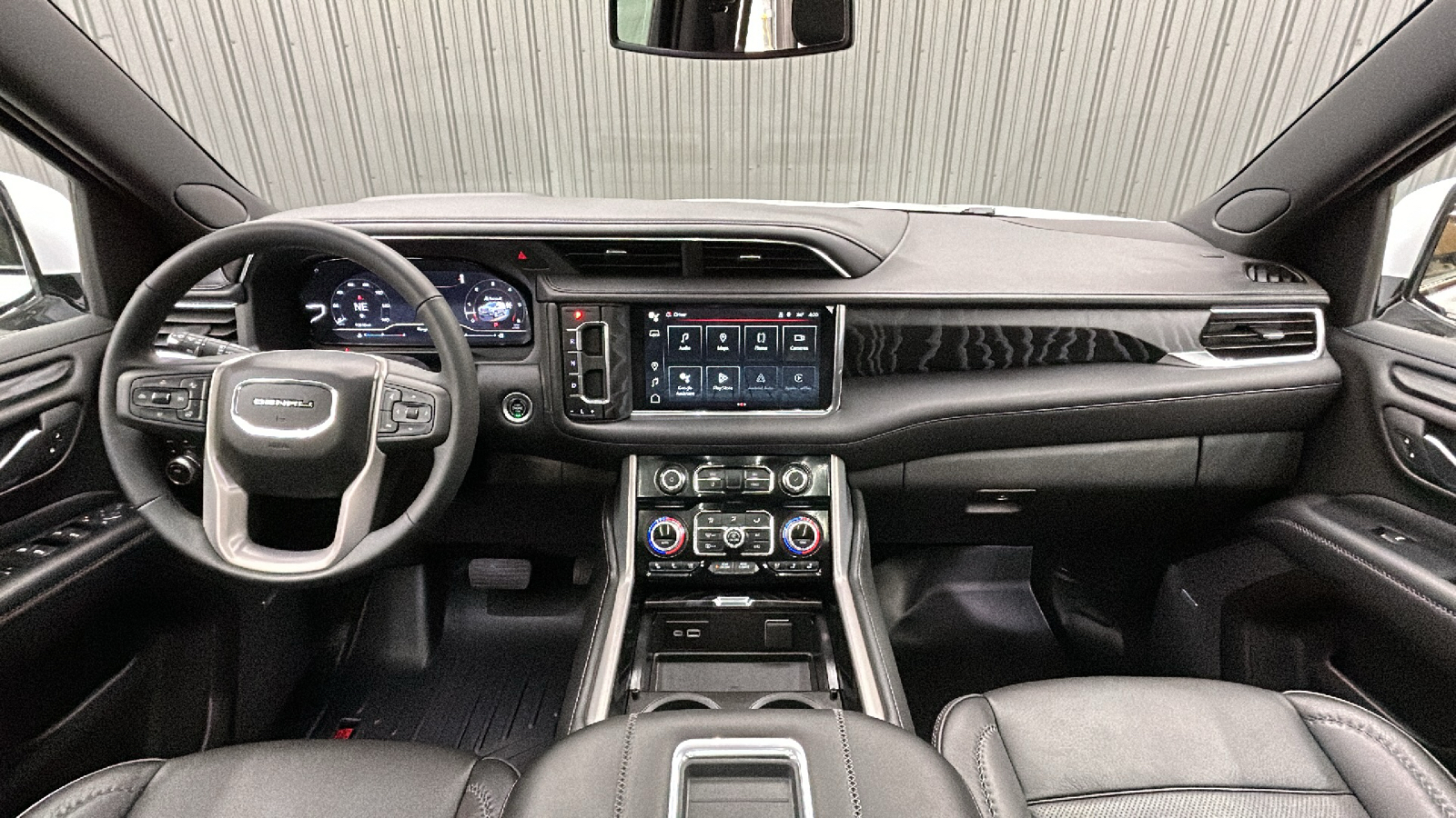 2023 GMC Yukon Denali 34