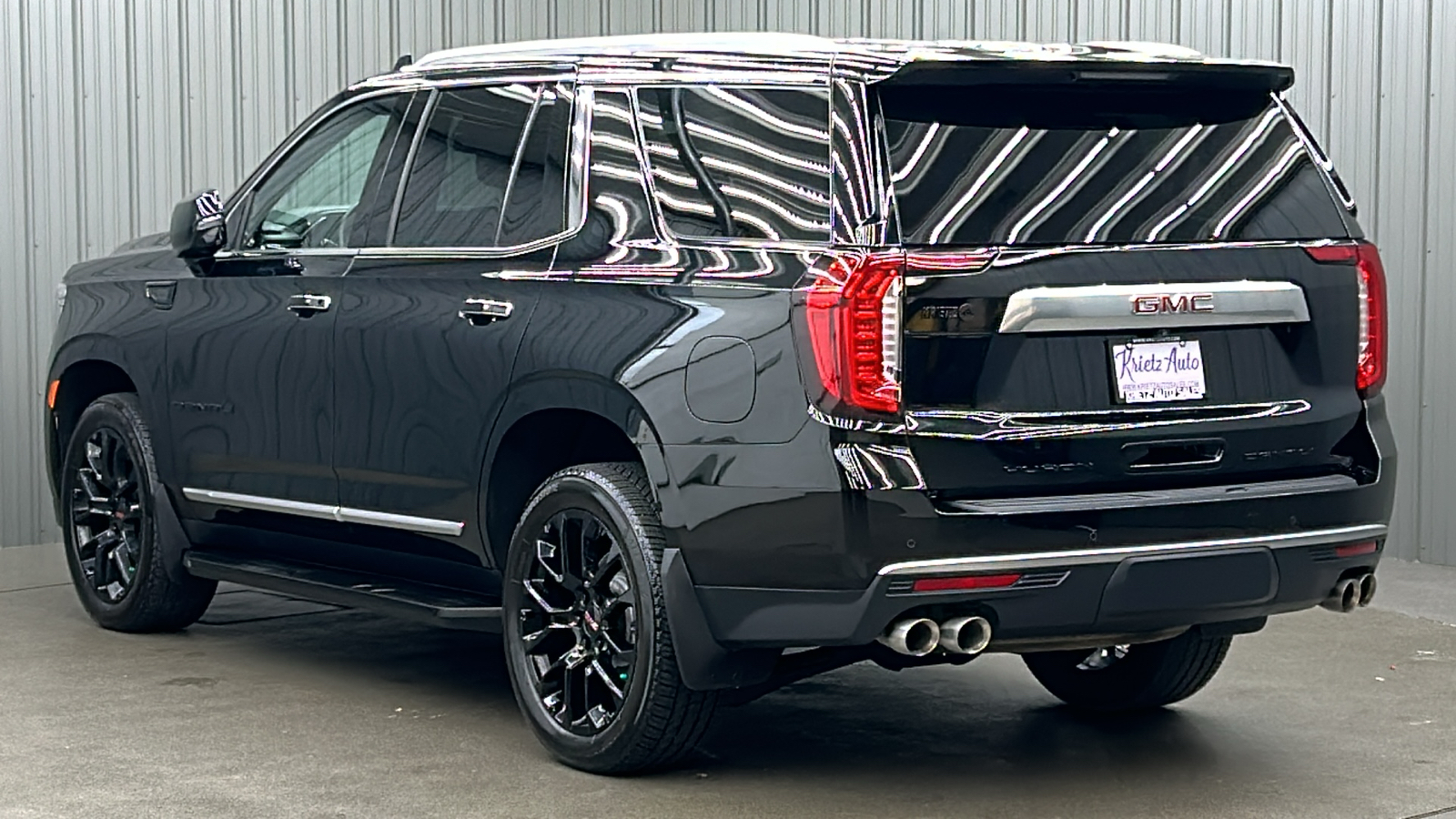 2023 GMC Yukon Denali 3