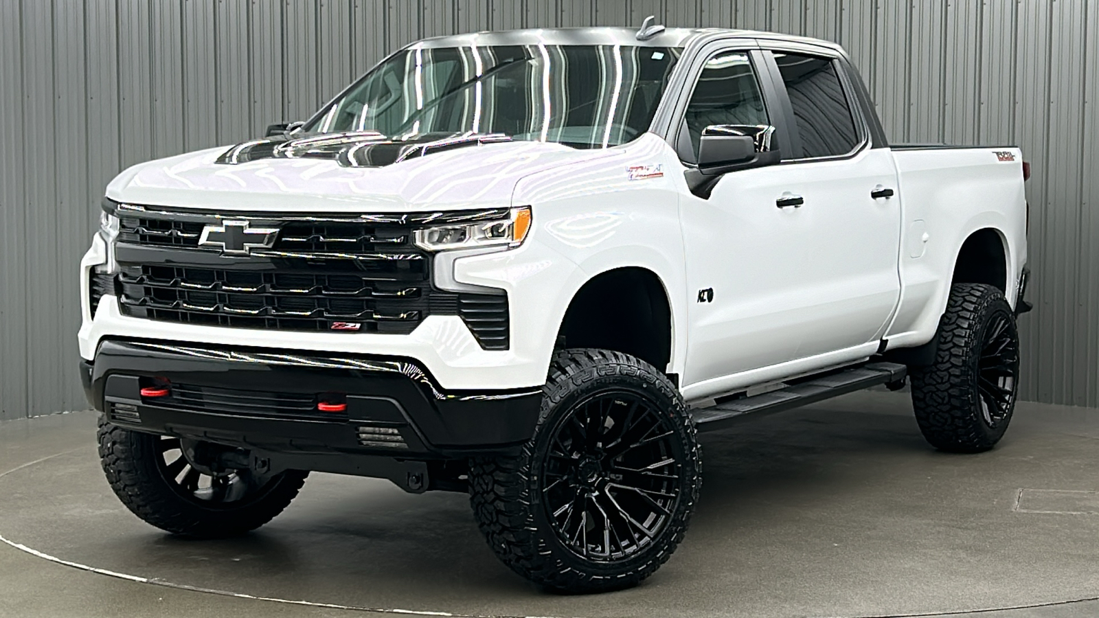 2024 Chevrolet Silverado 1500 LT Trail Boss 1