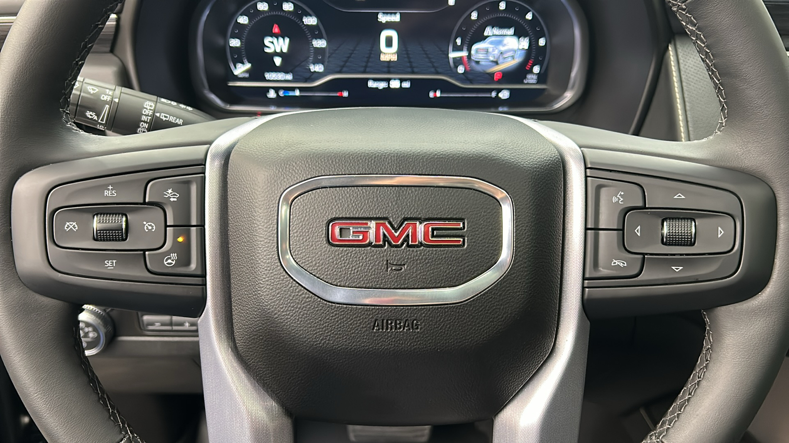 2023 GMC Yukon SLT 25