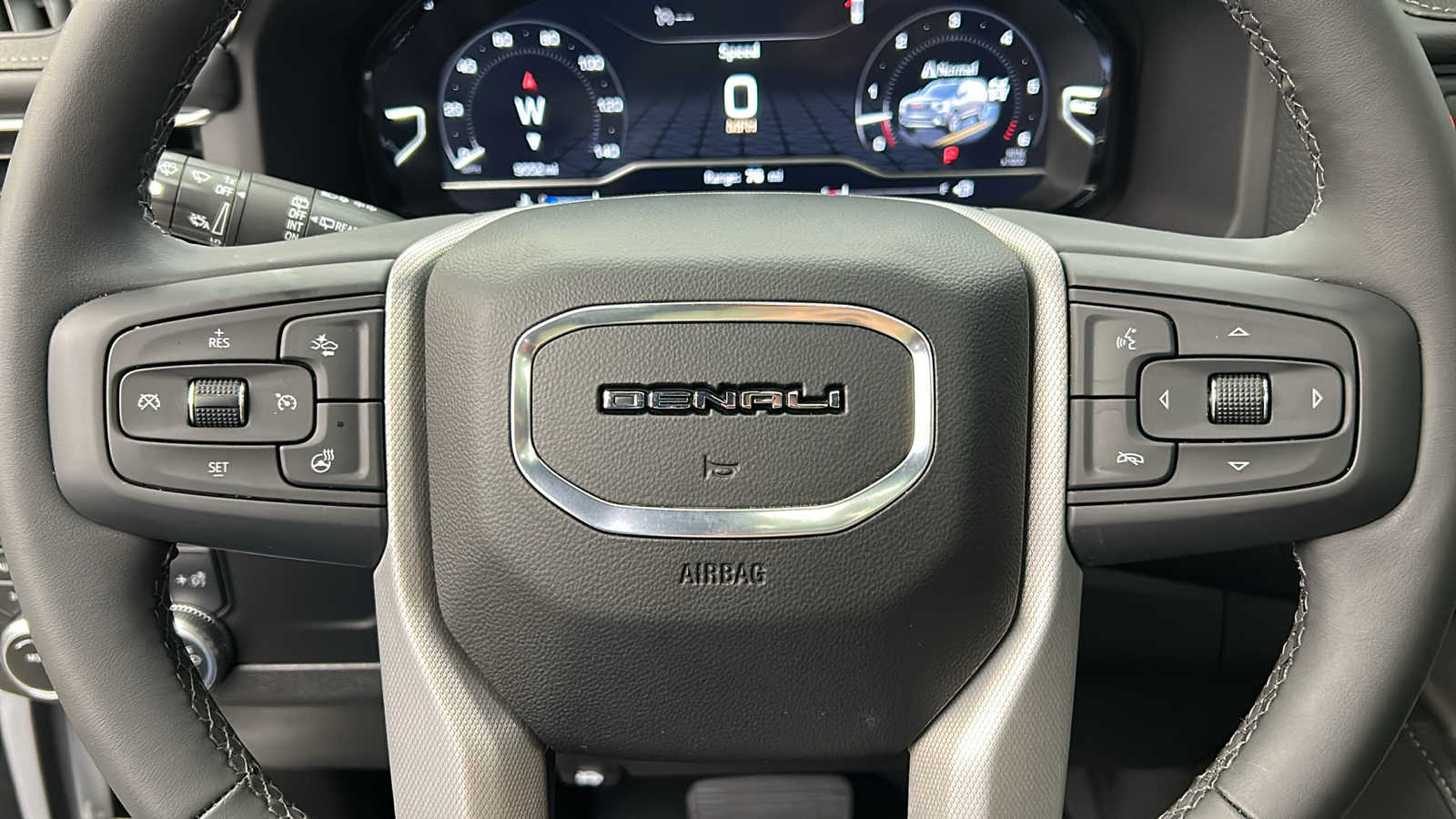 2023 GMC Yukon XL Denali 25