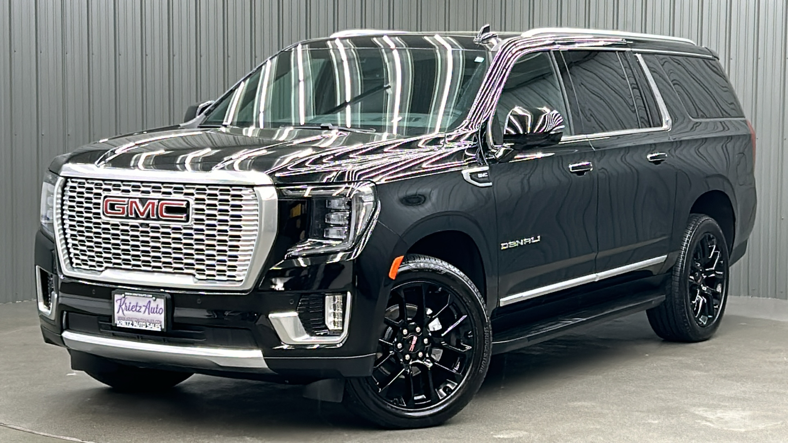 2023 GMC Yukon XL Denali 1