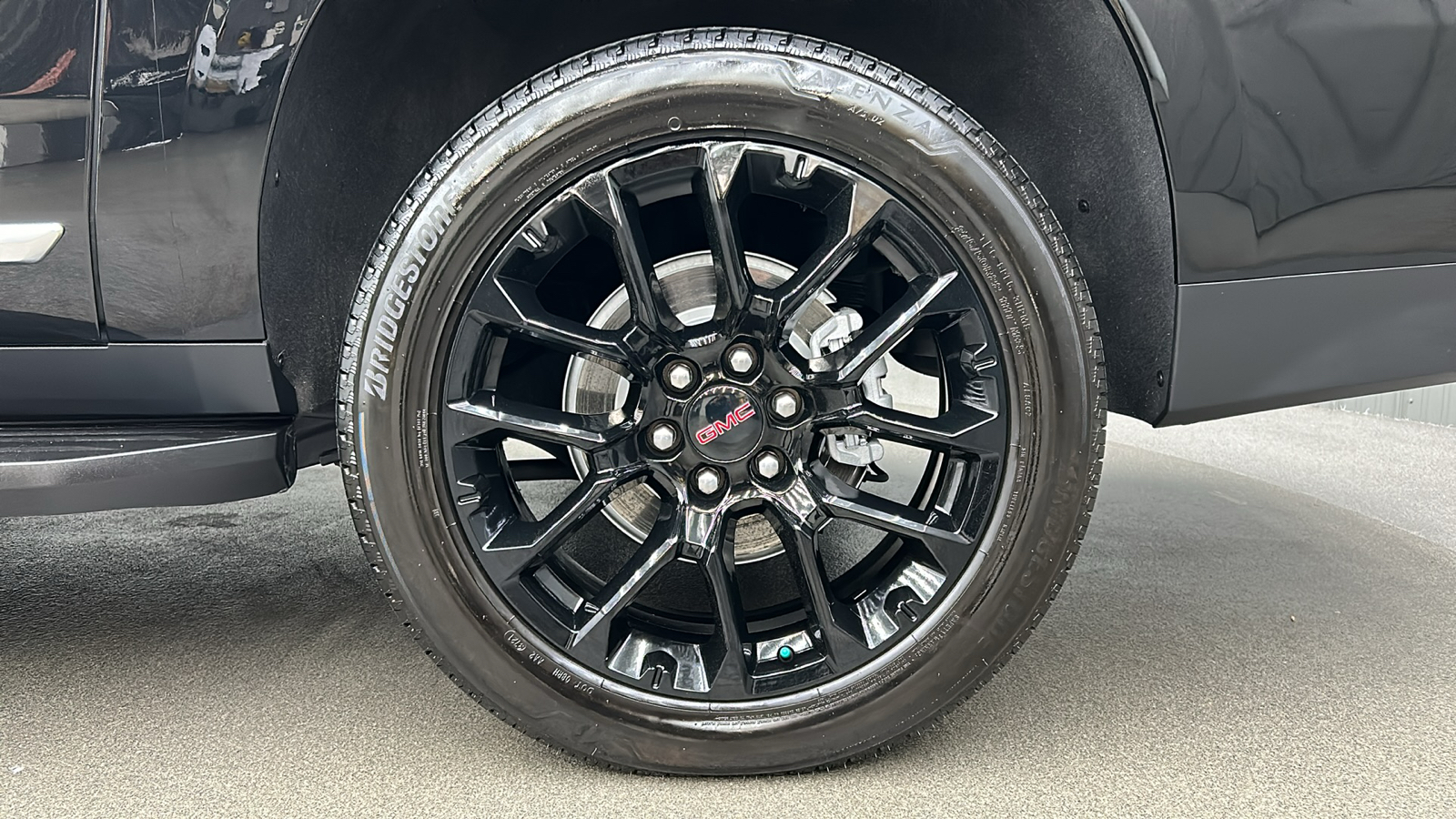 2023 GMC Yukon XL Denali 11