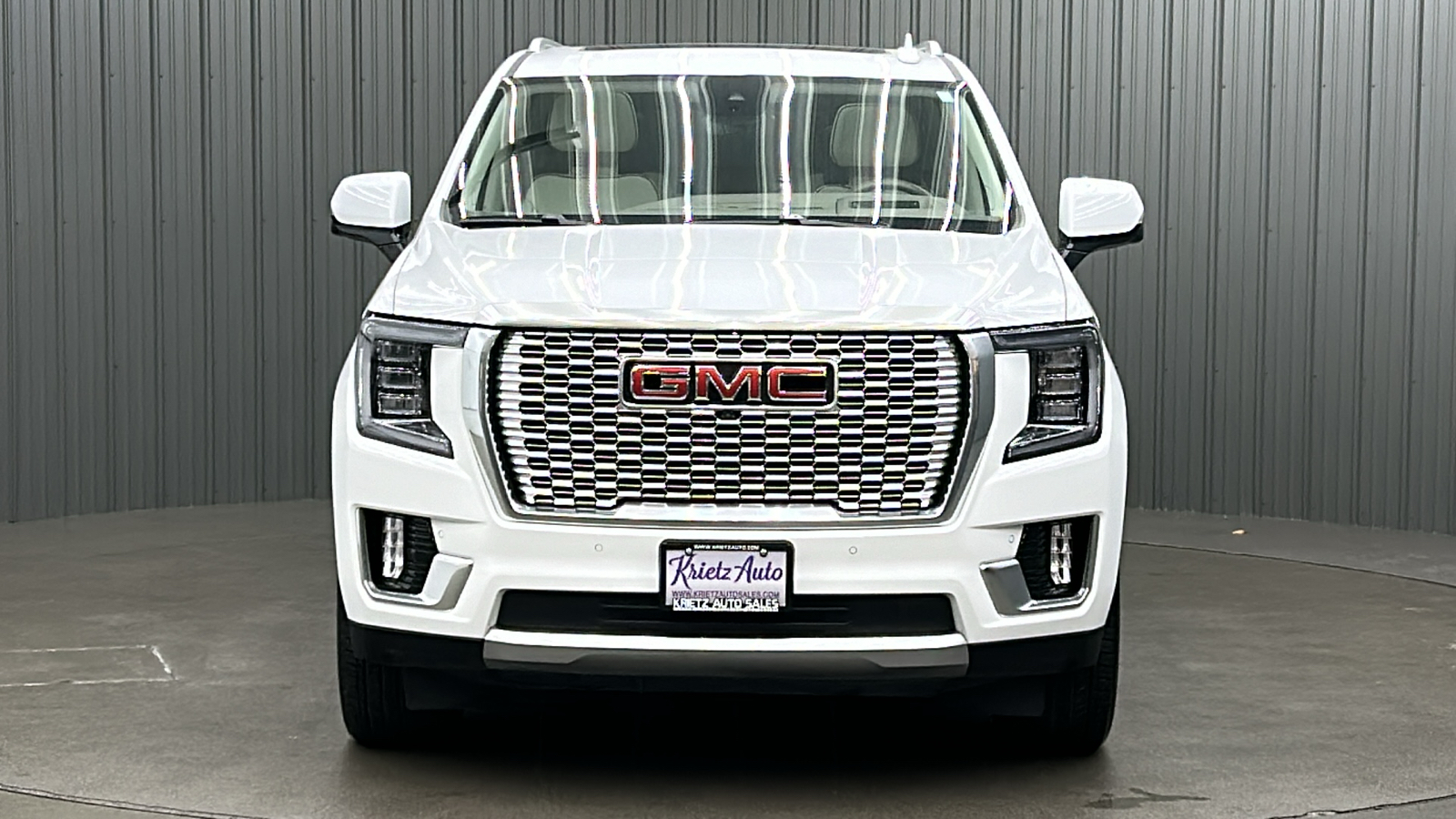 2023 GMC Yukon Denali 8