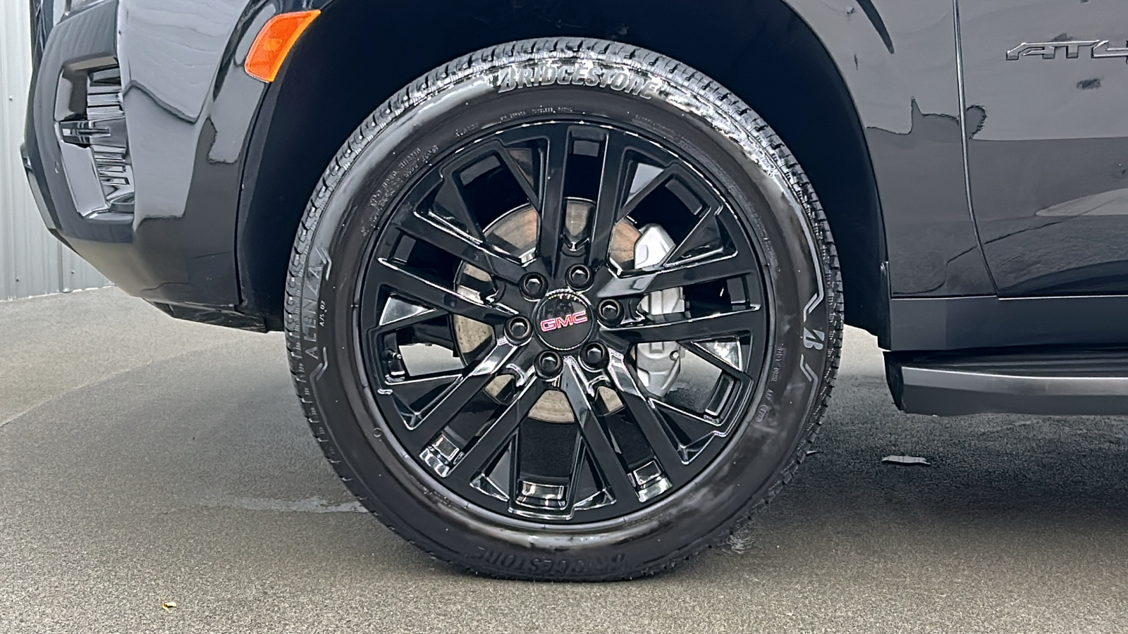 2023 GMC Yukon XL AT4 10