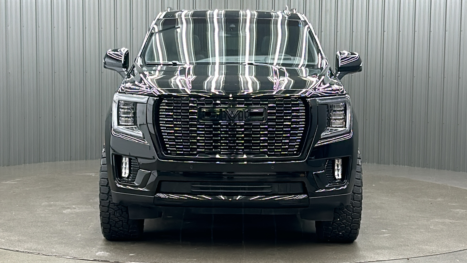 2023 GMC Yukon XL Denali 8