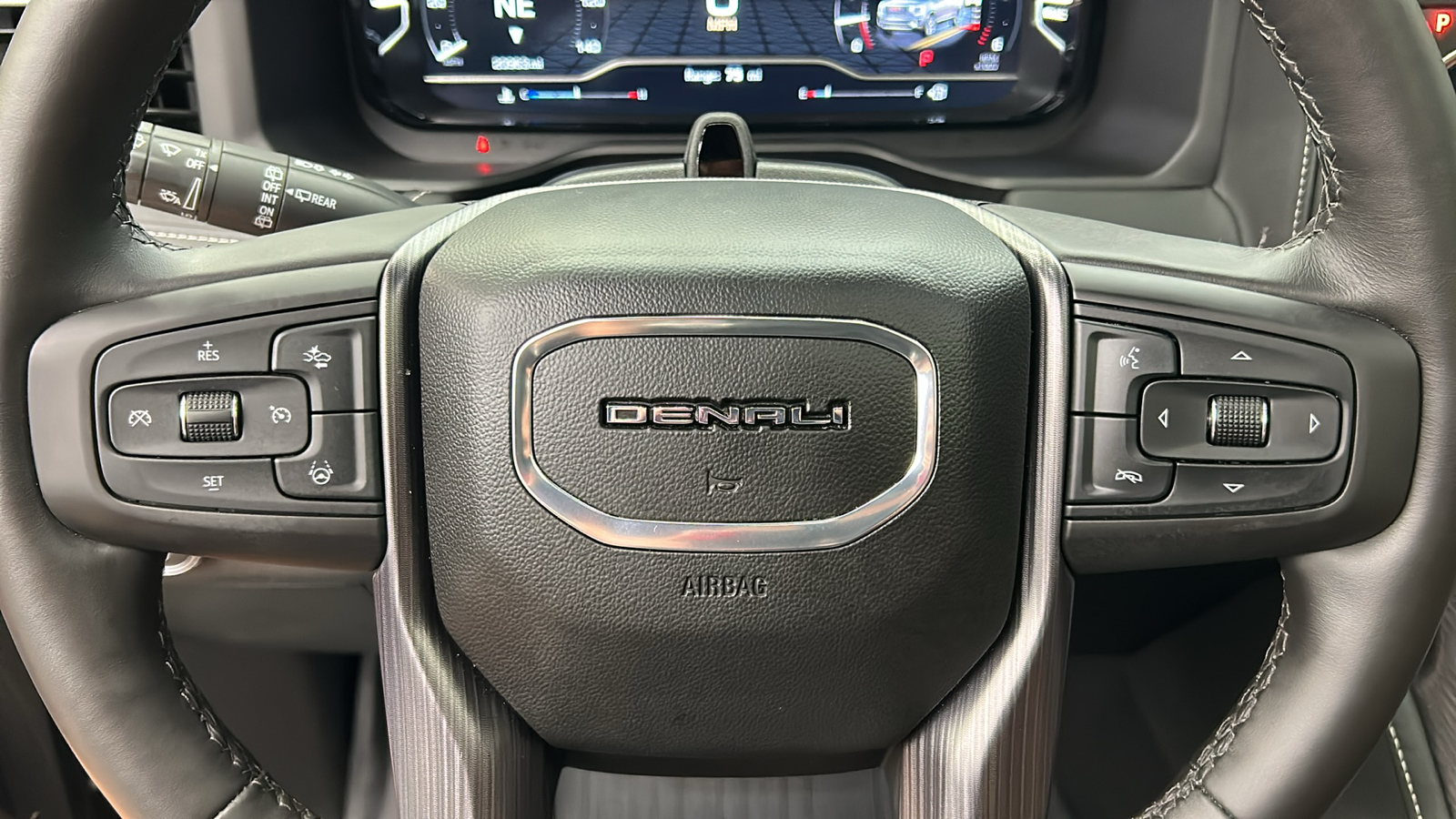 2023 GMC Yukon Denali Ultimate 25