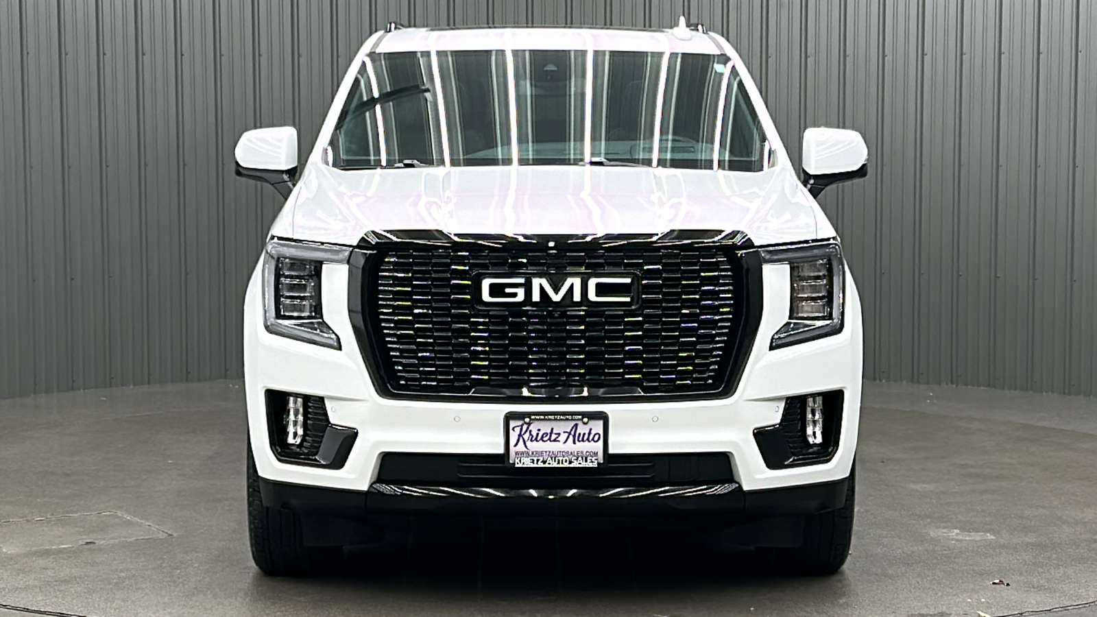 2023 GMC Yukon XL Denali 8