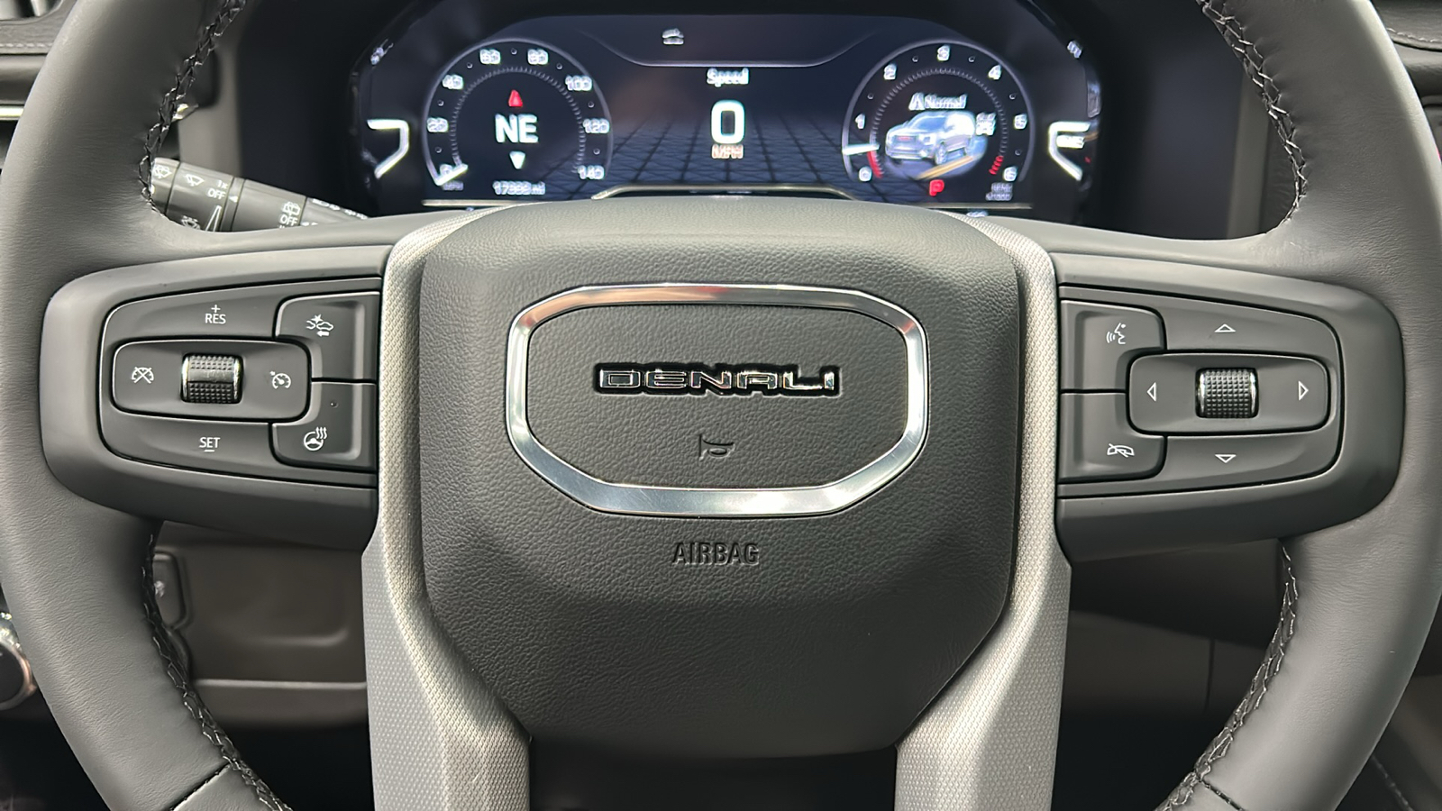 2023 GMC Yukon Denali 24