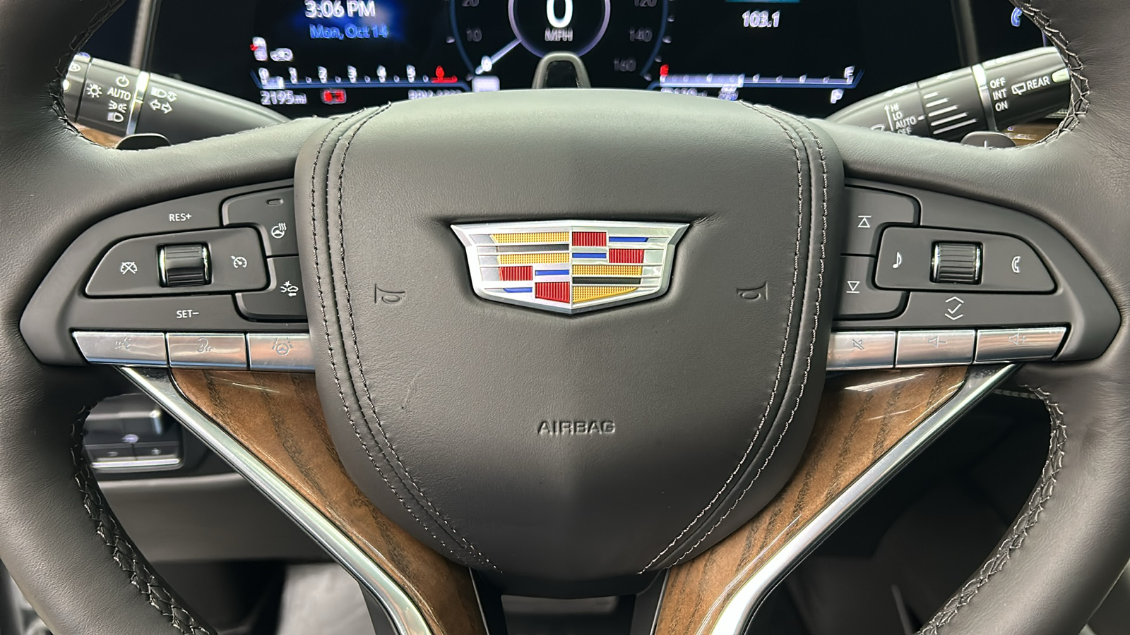 2023 Cadillac Escalade Sport Platinum 25