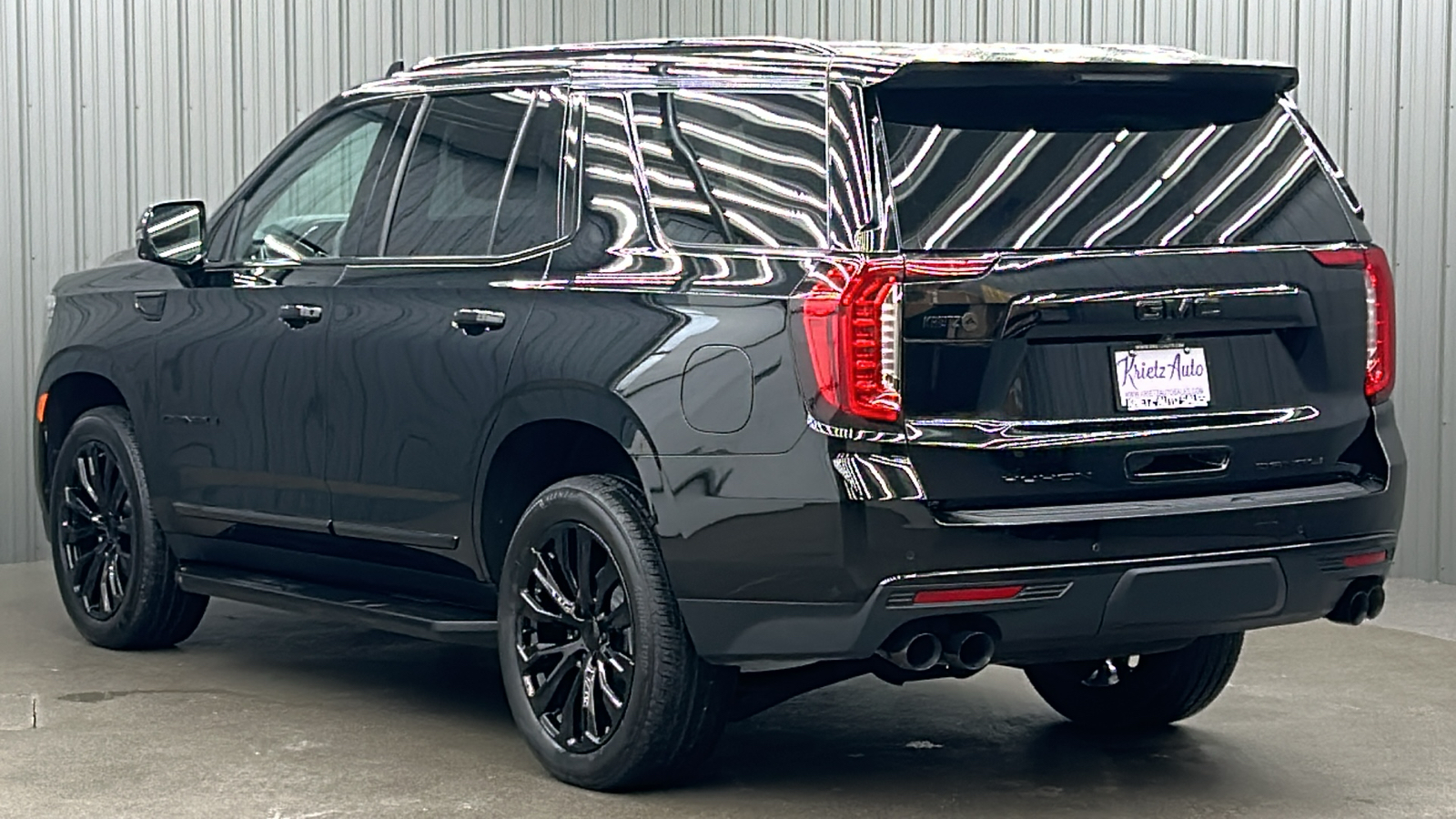 2023 GMC Yukon Denali 3