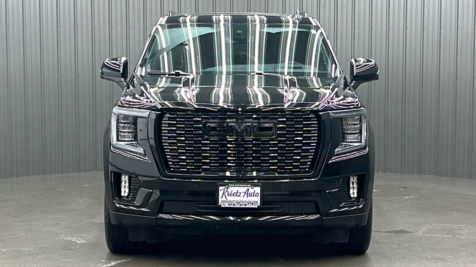 2023 GMC Yukon Denali 8