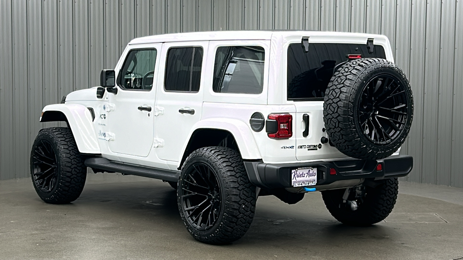 2023 Jeep Wrangler Sahara 4xe 3