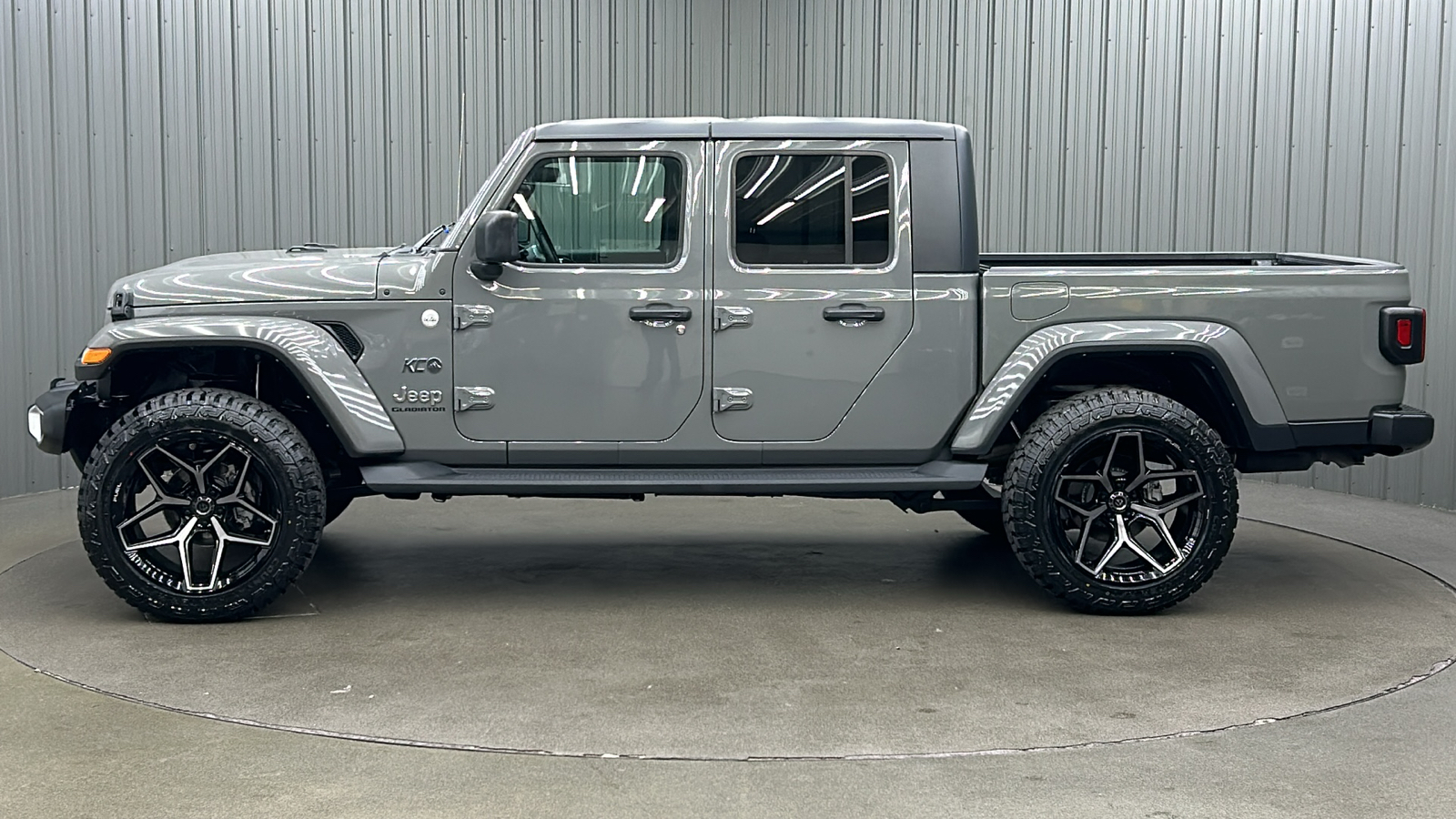 2021 Jeep Gladiator Overland 2