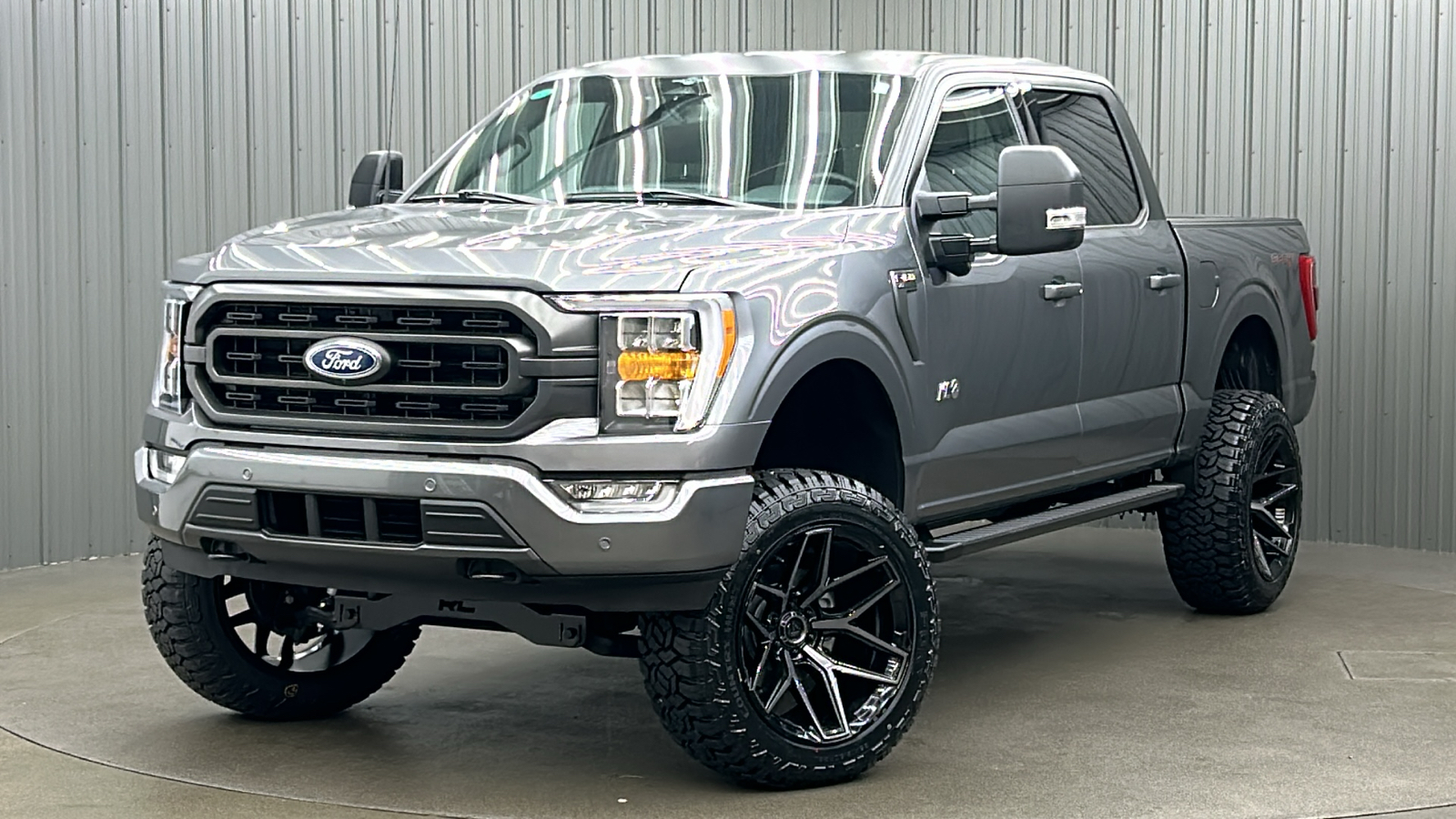 2023 Ford F-150 XLT 1