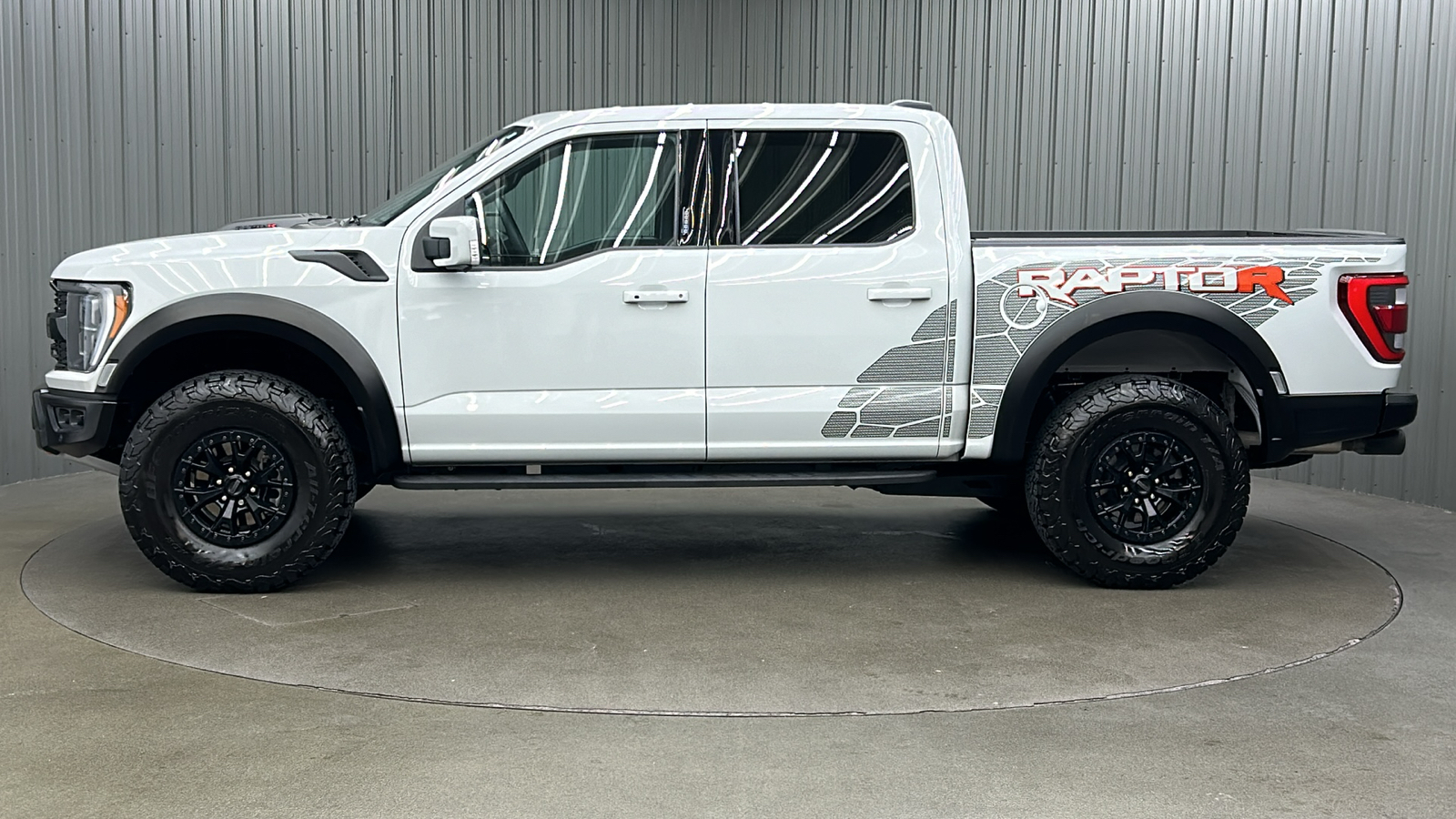 2023 Ford F-150 Raptor 2