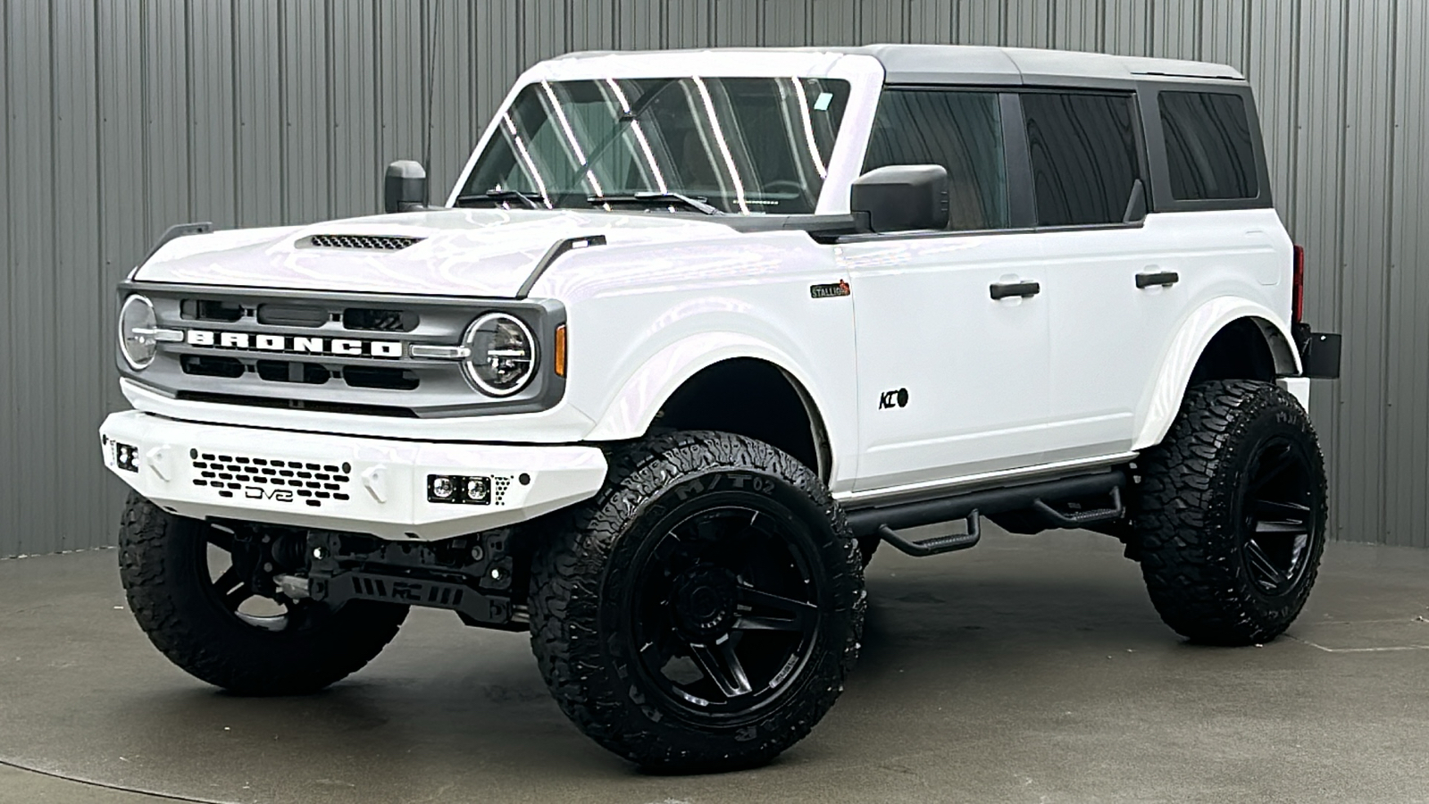 2023 Ford Bronco  1