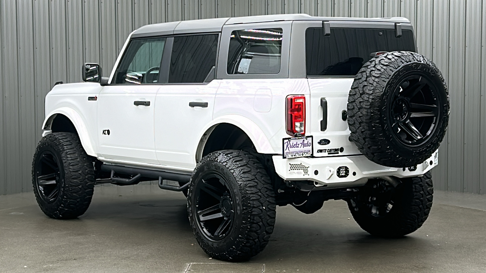 2023 Ford Bronco  3