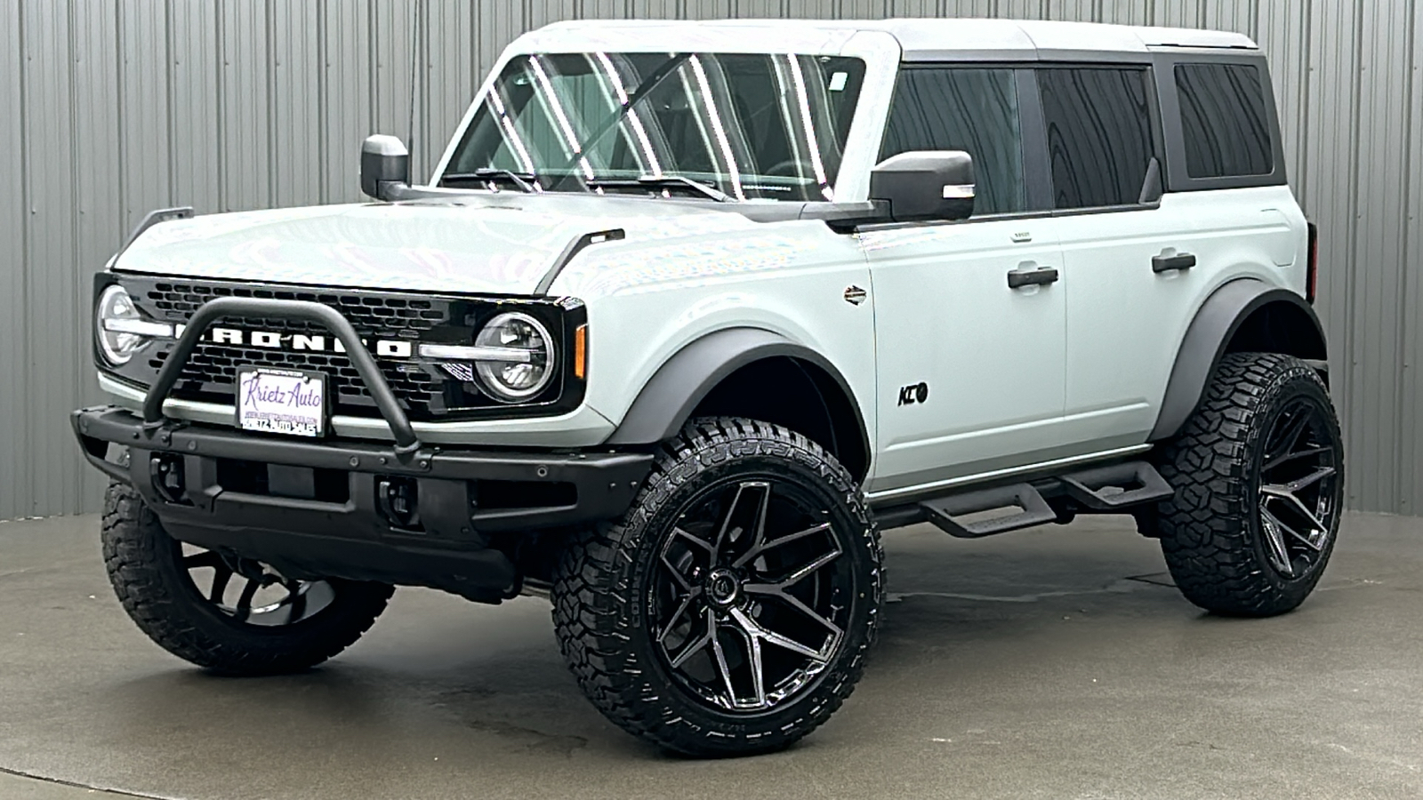 2023 Ford Bronco  1