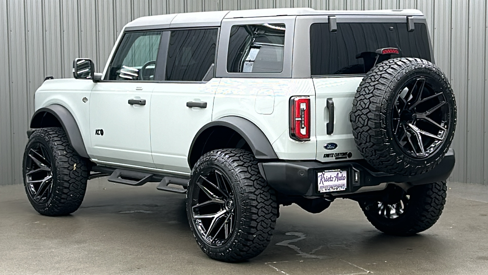 2023 Ford Bronco  3