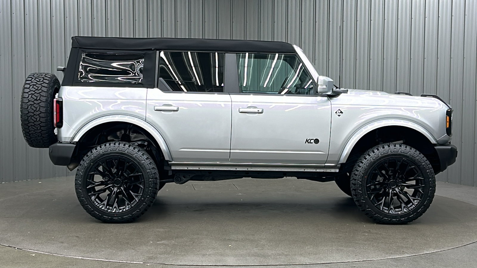 2023 Ford Bronco Outer Banks 6