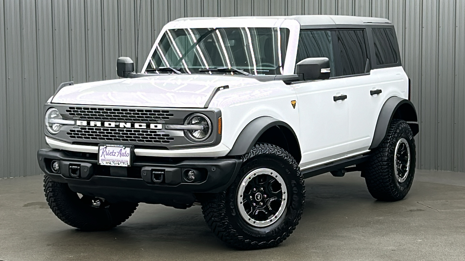 2023 Ford Bronco Badlands 1