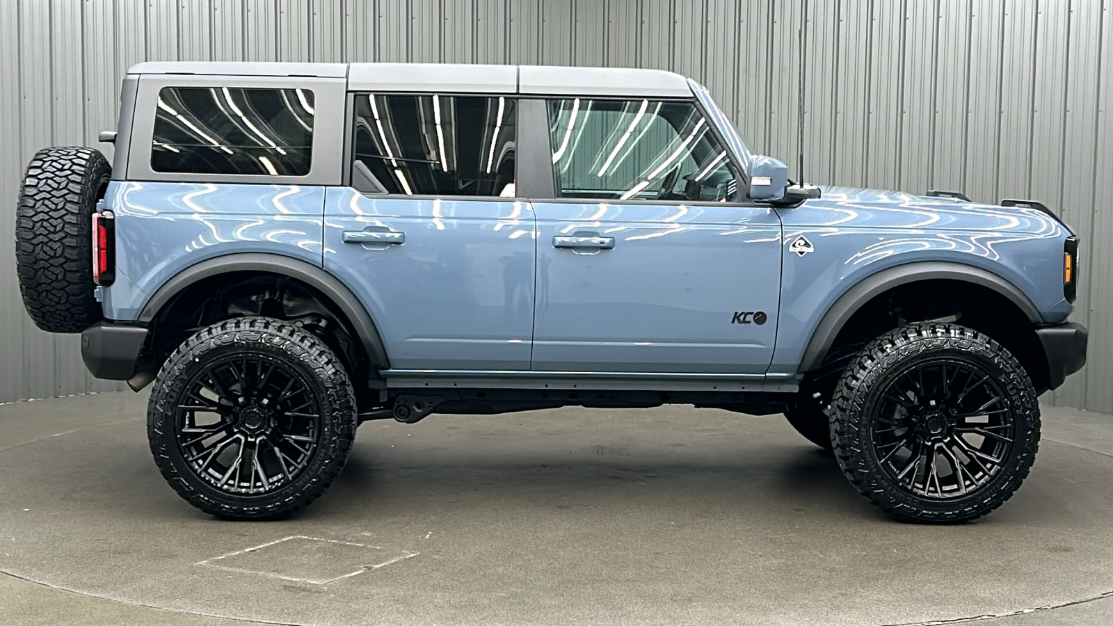 2023 Ford Bronco Outer Banks 6