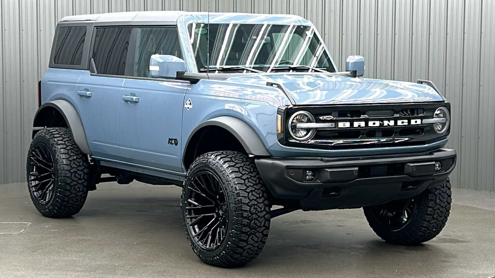 2023 Ford Bronco Outer Banks 7