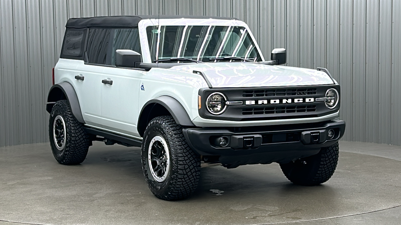 2023 Ford Bronco Black Diamond 7